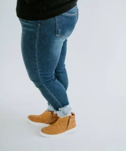 Risen Curvy Sally Button Fly Skinny Jean