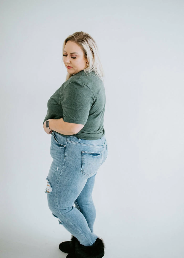 Curvy Carley RISEN Skinny Jean 4 Curvy Carley RISEN Skinny Jean