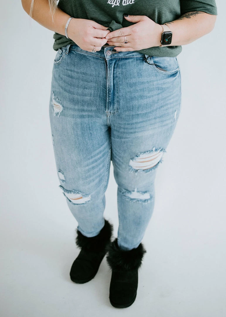 Curvy Carley RISEN Skinny Jean 3 Curvy Carley RISEN Skinny Jean