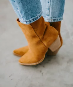 Let's See Style Arisa Chunky Heel Bootie