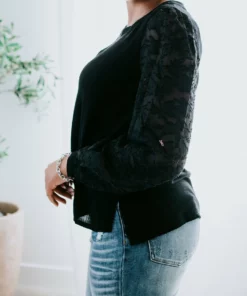 Hem & Thread Tops Classic Style Blouse 8 Hem & Thread Tops Classic Style Blouse