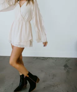 Peach Love Sunlit Soiree Romper Taylor & Olivia's Live Try On 11 Peach Love Sunlit Soiree Romper Taylor & Olivia's Live Try On