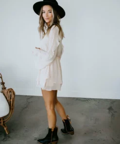 Peach Love Sunlit Soiree Romper Taylor & Olivia's Live Try On 12 Peach Love Sunlit Soiree Romper Taylor & Olivia's Live Try On