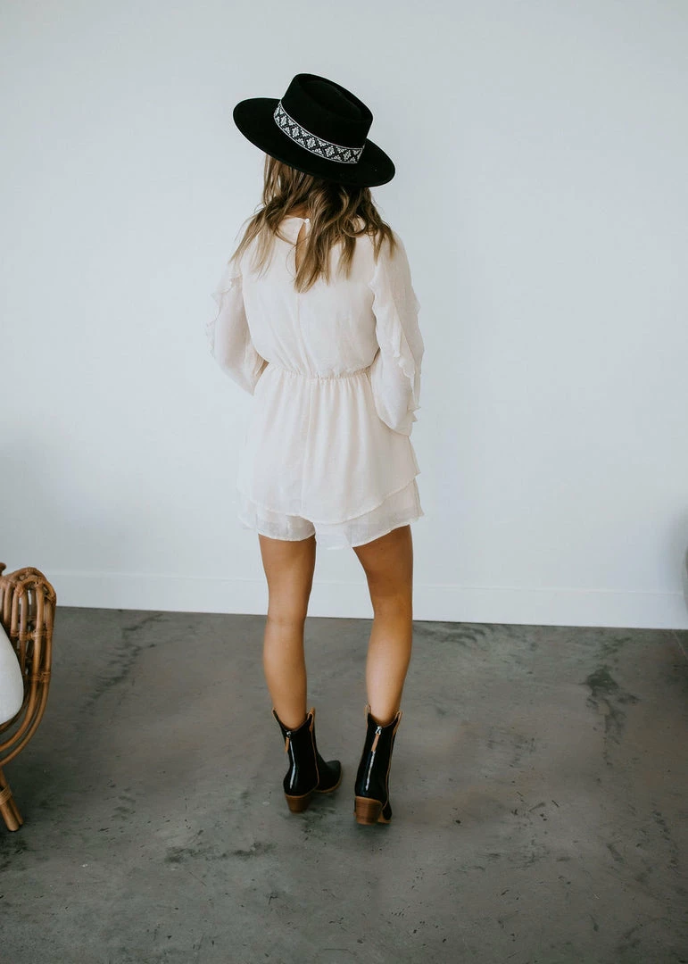 Peach Love Sunlit Soiree Romper Taylor & Olivia's Live Try On 8 Peach Love Sunlit Soiree Romper Taylor & Olivia's Live Try On