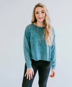 Trend Notes Austen Mineral Wash Crop Sweatshirt Tops