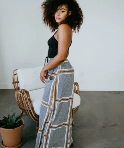 Le Lis Sultry Summer Crop Top