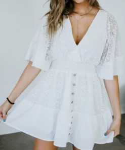 Daphne Lo Sweet On You Lace Dress Laurie's Wednesday Try On