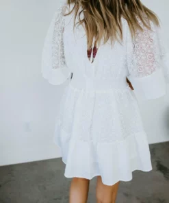 Daphne Lo Sweet On You Lace Dress Laurie's Wednesday Try On