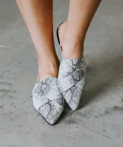 Rad Fashion Charming Behavior Pointed Toe Mule Shoes