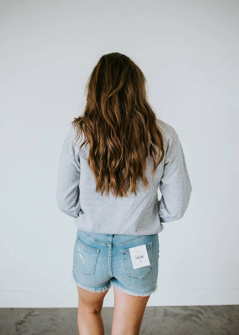 Benie Curvy Yacht Club Crewneck Sweatshirt 5 Benie Curvy Yacht Club Crewneck Sweatshirt