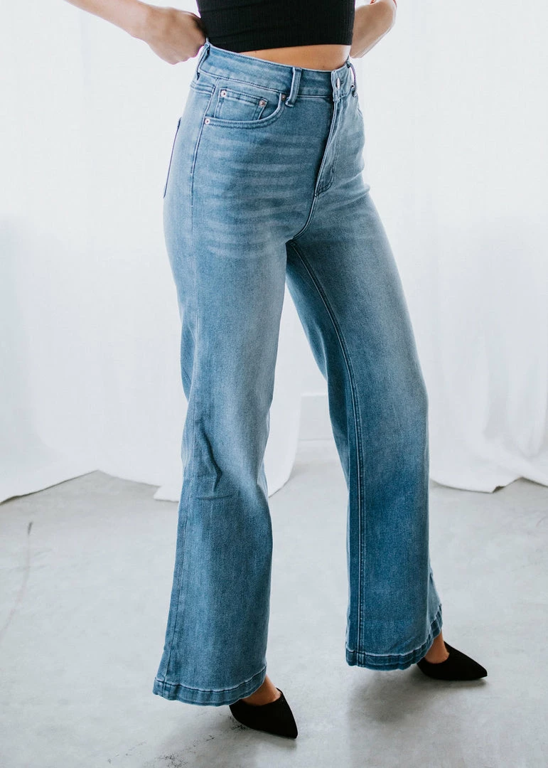 By Together Violet Wide Leg Jeans Laurie's Friday Try On 3 By Together Violet Wide Leg Jeans Laurie's Friday Try On