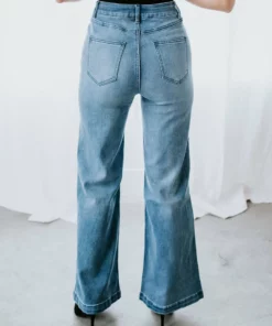 By Together Violet Wide Leg Jeans Laurie's Friday Try On 7 By Together Violet Wide Leg Jeans Laurie's Friday Try On