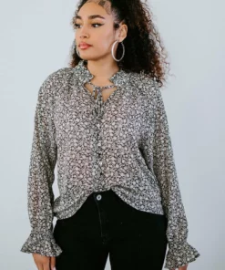 Dress Forum Flirty In Floral Blouse Tops