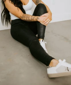 Lauriebelles Chelsea DeBoer Faux Leather Leggings