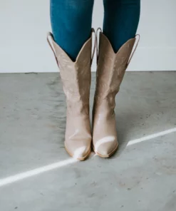 Let's See Style Shoes Raven Western Boots