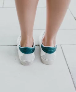 SHUSHOP Lucky Star Low Top Sneaker Taylor & Olivia's Live Try On