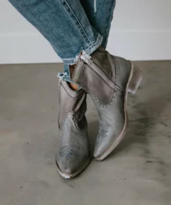 Evolutions Brands Roan Ywen Boot Shoes