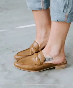 MDC International Old School Loafer Mule