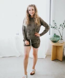 Thread & Supply Warmer Days Short Bottoms