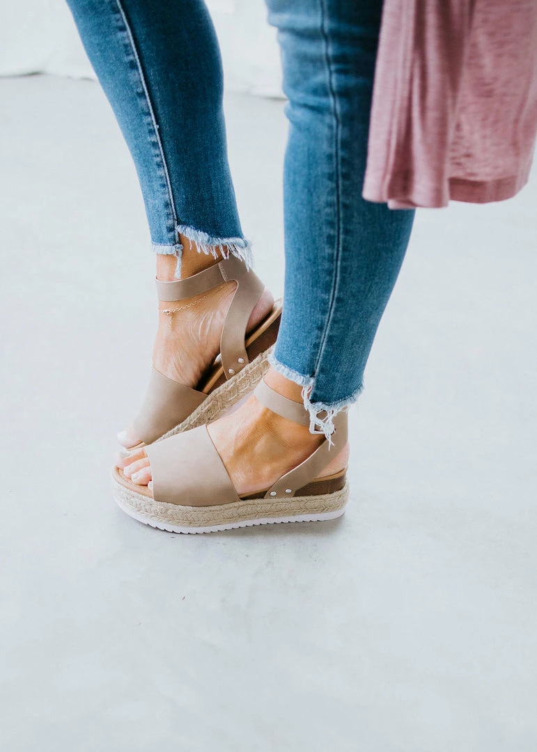 LA Shoe King Shoes Halena Platform Wedge Sandal 6 LA Shoe King Shoes Halena Platform Wedge Sandal