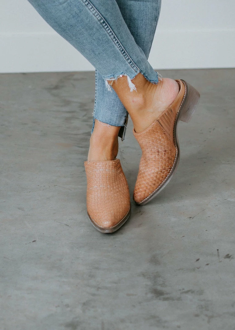 Evolutions Brands Roan Vita Mule Shoes 5 Evolutions Brands Roan Vita Mule Shoes