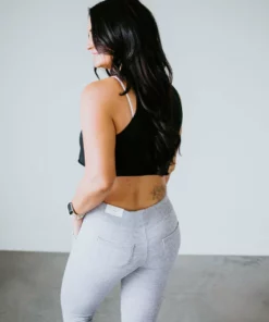 Trend Notes Isobel Raw Hem Crop Tank Tops