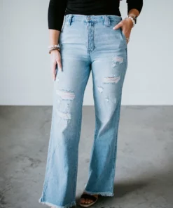 Laurie's Wednesday Try On Rylen KanCan 90s Flare Jean