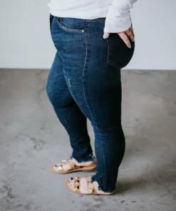 Risen Elodie Frayed Hem Skinny Jean Curvy