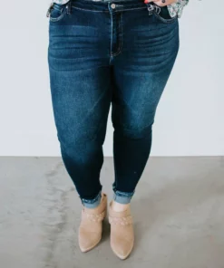 Curvy Evetta KanCan Skinny Jean