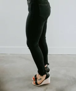 CELLO Jax Skinny Jean