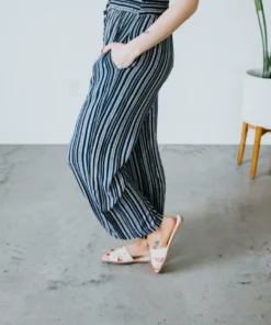 Doe & Rae Bottoms Krissy Wide Leg Pant 8 Doe & Rae Bottoms Krissy Wide Leg Pant