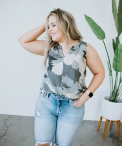 Mystree, Inc. Can't Hide It Top