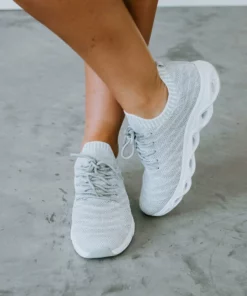 Cloudy Sneaker By Very G