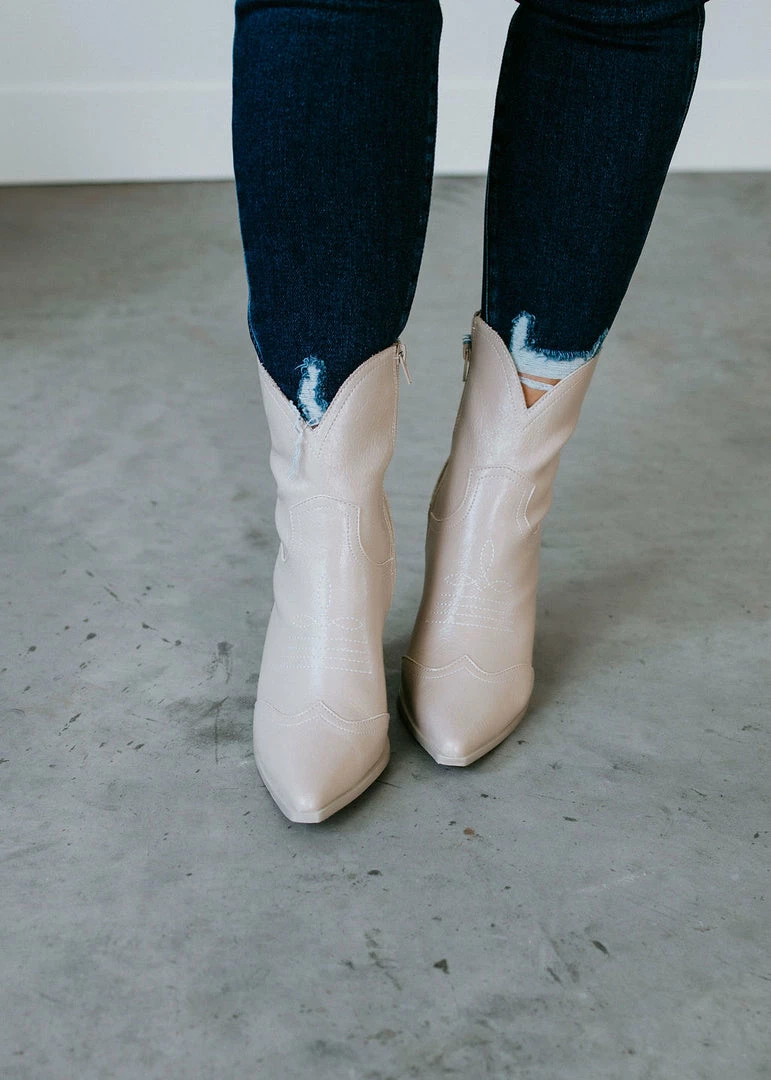 Oasis Society Shoes Ariella Western Boot 4 Oasis Society Shoes Ariella Western Boot