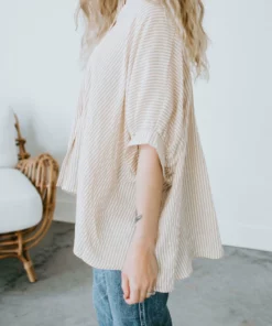 Day + Moon Lilah Button Down Shirt Taylor & Olivia's Live Try On