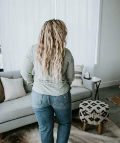 Thread & Supply Johanna Split Neck Top Laurie's Wednesday Try On 13 Thread & Supply Johanna Split Neck Top Laurie's Wednesday Try On