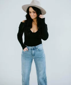 Trend Notes Genie Scoop Neck Bodysuit