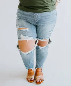 Baylor Crop Straight Cello Jean Curvy