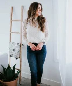 Shiying Fashion Curvy Rhiannon Lace Top And Cami Set 11 Shiying Fashion Curvy Rhiannon Lace Top And Cami Set