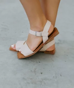 Maker's Shoes Away On Vacay Sandal Taylor & Olivia's Live Try On