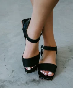 Maker's Shoes Away On Vacay Sandal Taylor & Olivia's Live Try On